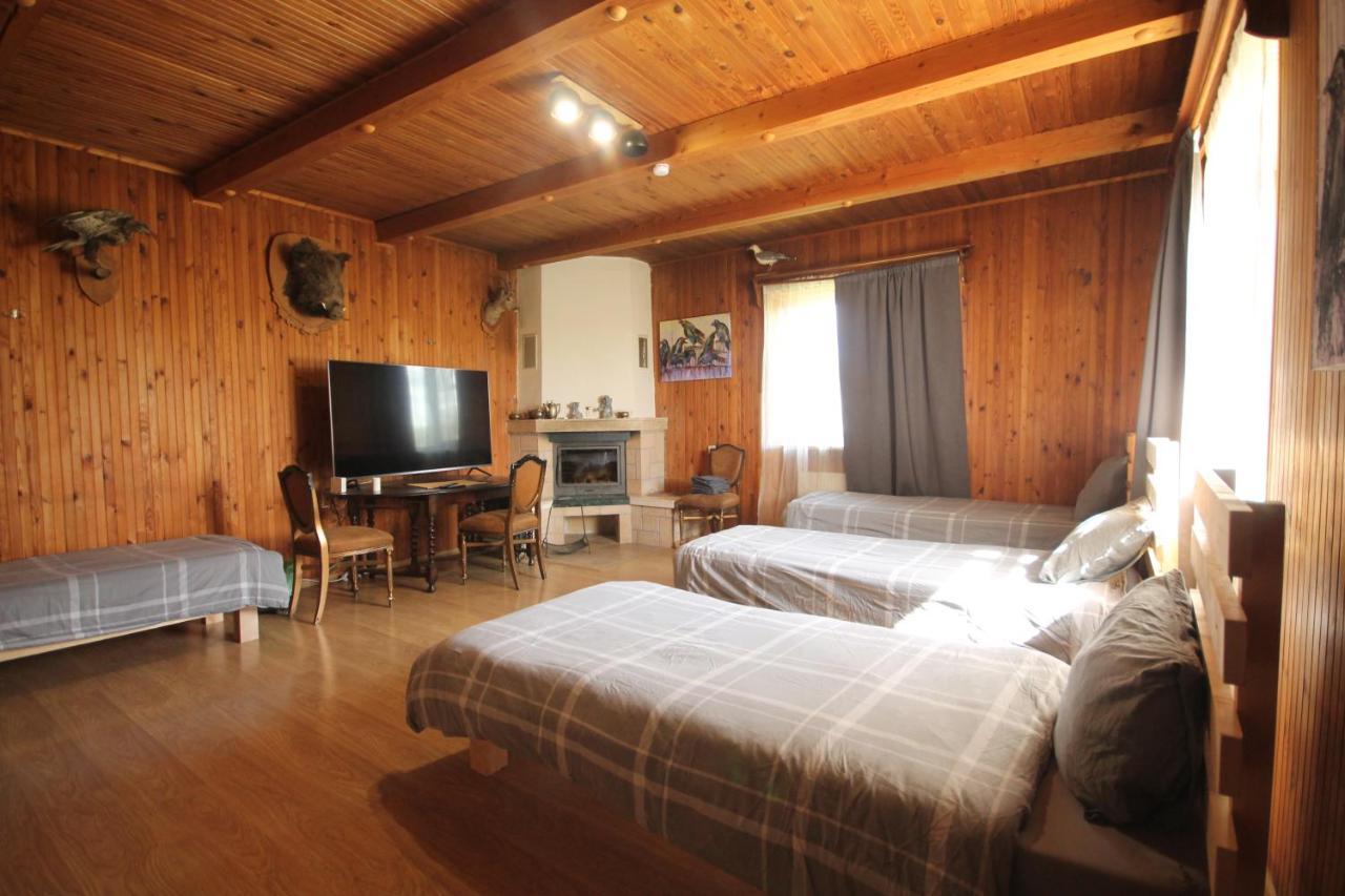 Hotel Sveciu Namai Prie Sirvintu Akmeniai Exteriér fotografie